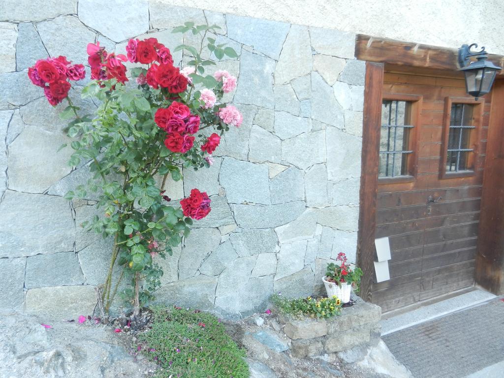 Appartamento Casa Elda Isolaccia Esterno foto